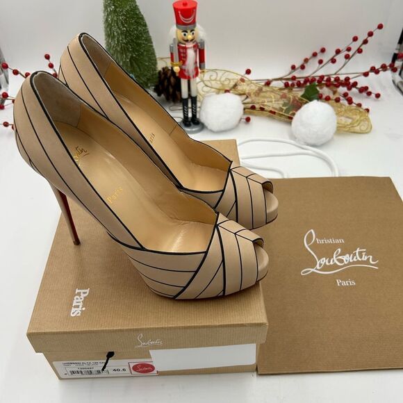SOLD!!!!!!!        Women’s Christian Louboutin Undessin Alta 120 heels size 40.5 - Picture 1 of 11
